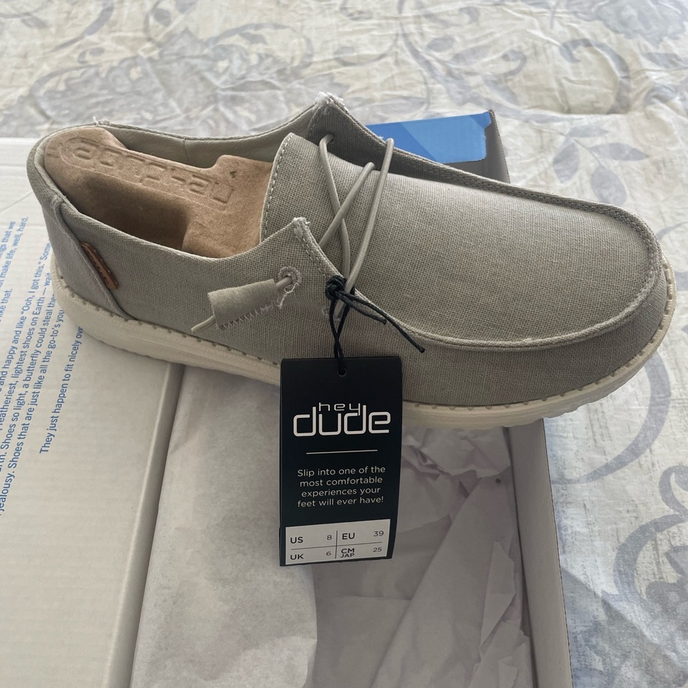 NWT Hey Dude Men's Size 8 Gray slip-ons
